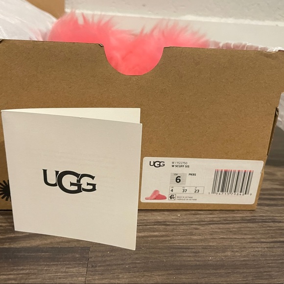 UGG Slippers - Picture 2 of 9
